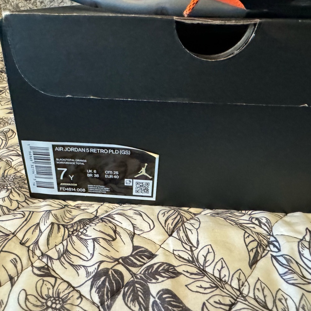 Selling came out 6/19/23. Fire if u know how to wear them